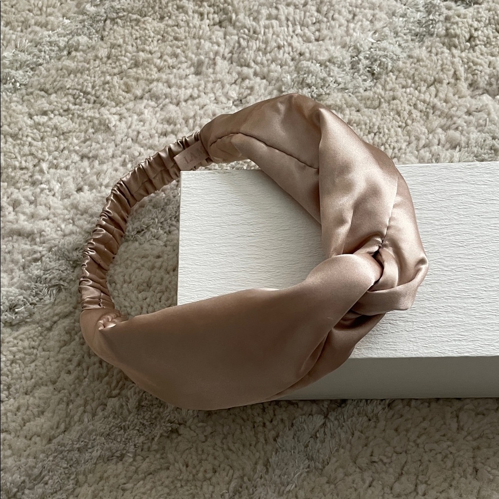 NWOT La Mer Luxury Silk Headband